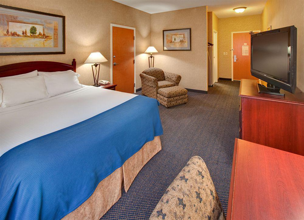 Holiday Inn Express Jamestown By Ihg Eksteriør bilde