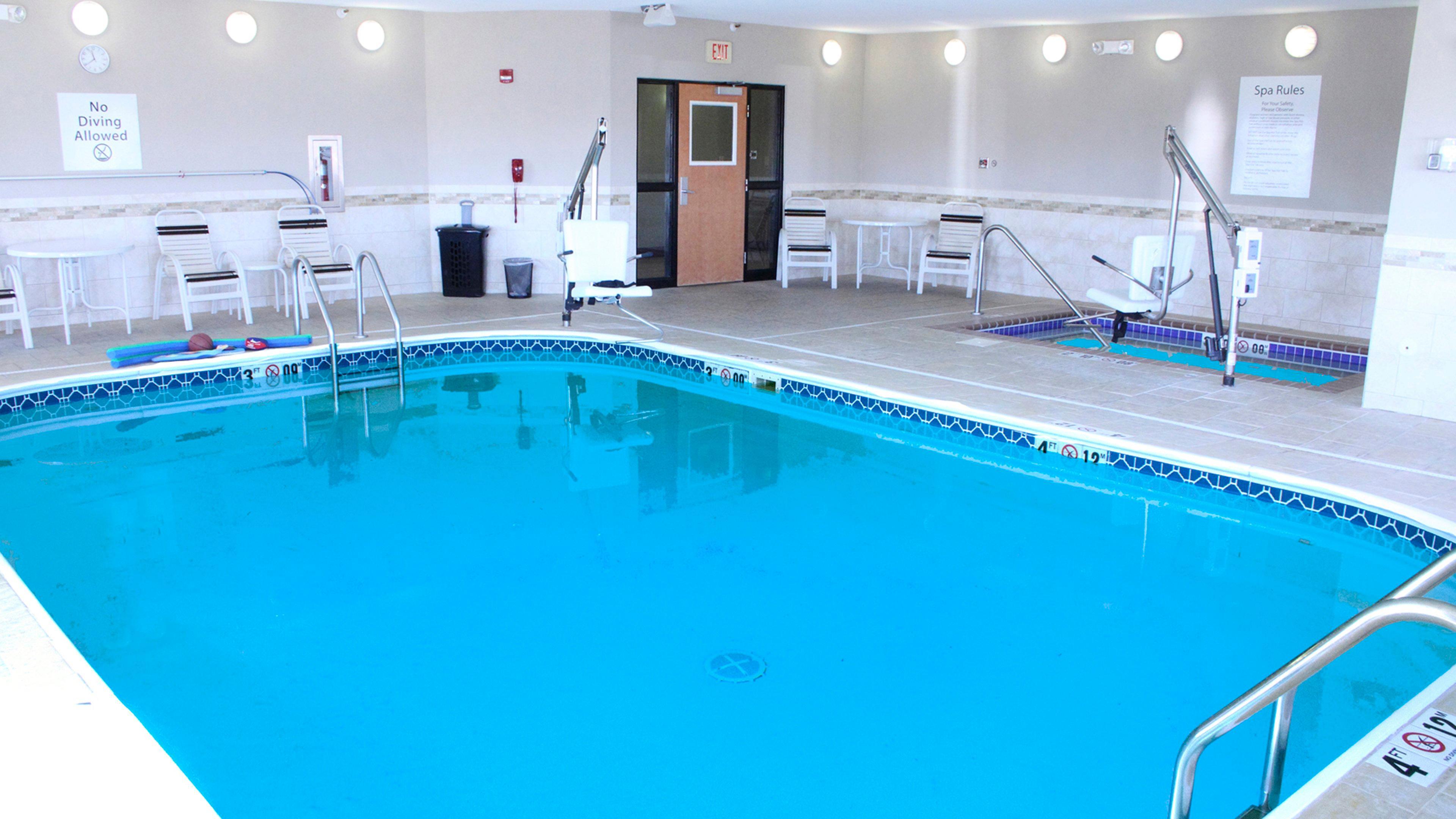 Holiday Inn Express Jamestown By Ihg Eksteriør bilde
